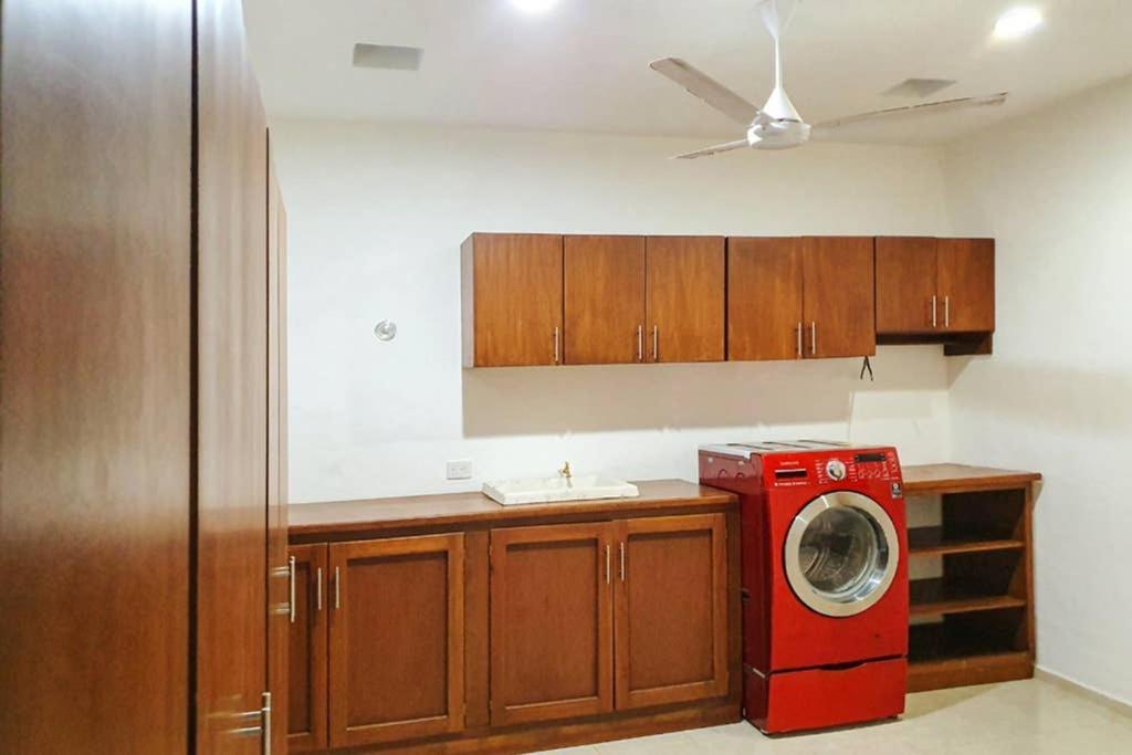 Casa Hector, Con Jacuzzi, Cerca Del Foro Gnp. Villa Mérida Dış mekan fotoğraf