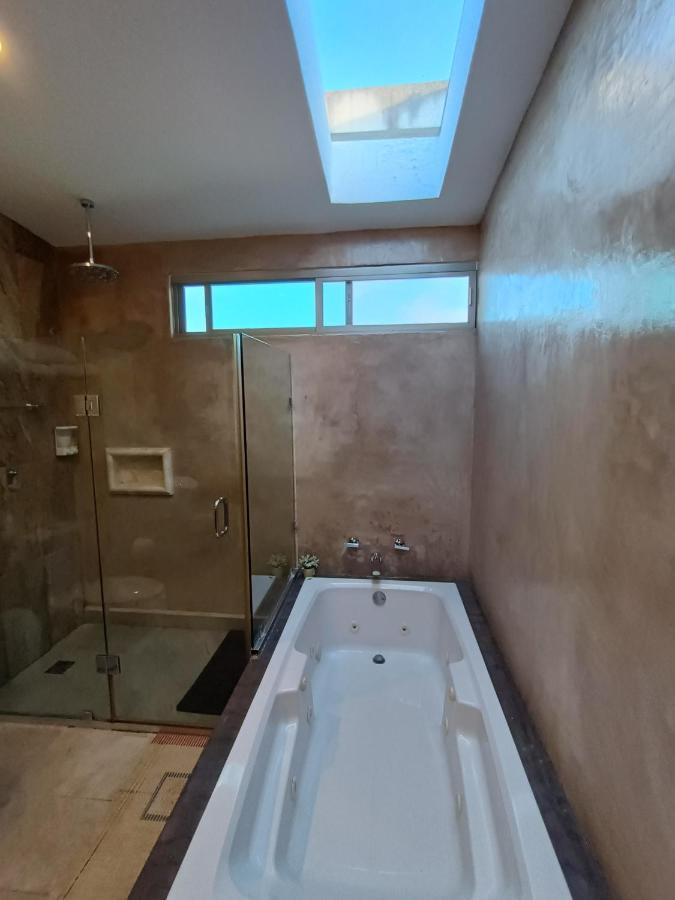 Casa Hector, Con Jacuzzi, Cerca Del Foro Gnp. Villa Mérida Dış mekan fotoğraf